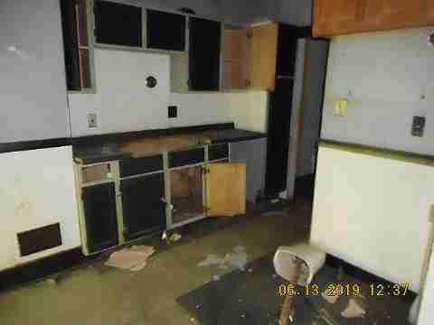 12331 Cherrylawn (9)_m.jpg